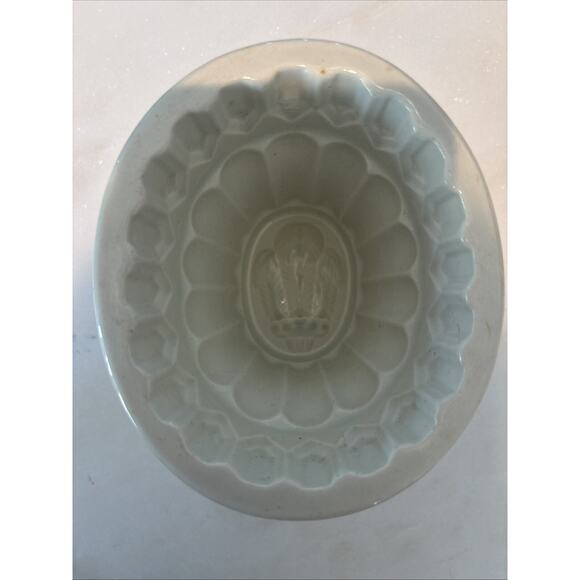 Antique 19th Century Copeland Ceramic Jelly Mould Mold Prince of Wales Feathers